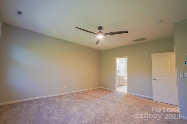 Building Photo - 16126 Flame Azalea Ct