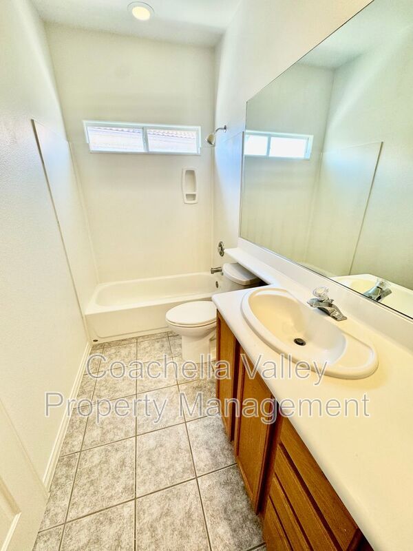 Building Photo - 74091 Daisy Ln