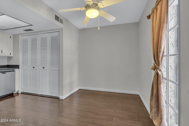 Building Photo - 6816 S Snyder Ln