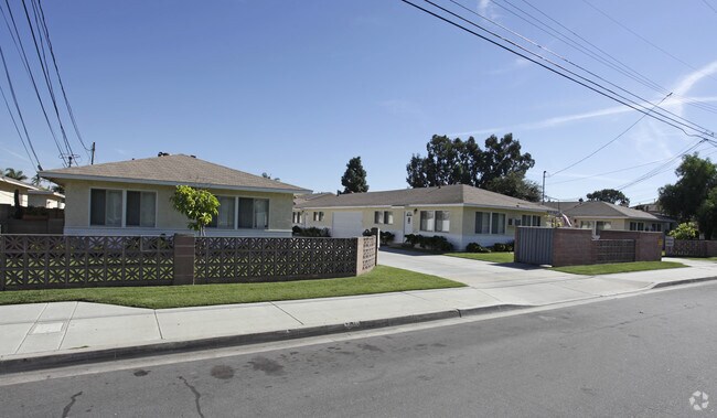 8626 - 8650 Watson St - 8626-8650 Watson St