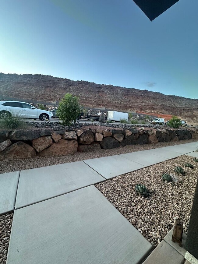 Building Photo - Townhome in Long Valley!