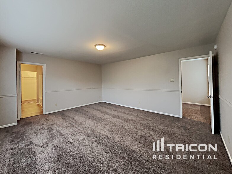 Building Photo - 7838 Rose Ln