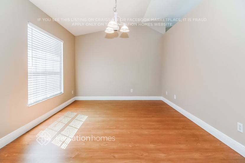 Building Photo - 3544 SW Hale St