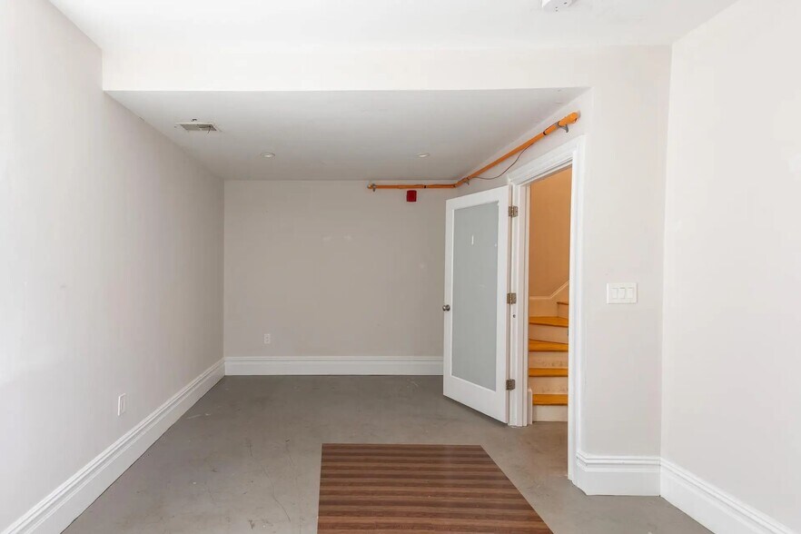 Building Photo - 89 Cedar St