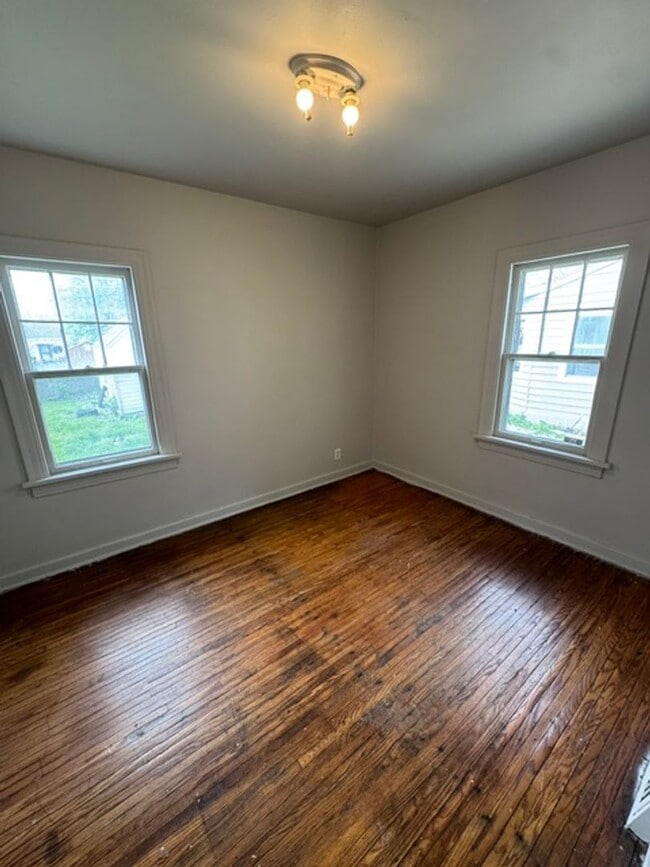 Building Photo - 3312 Felician St