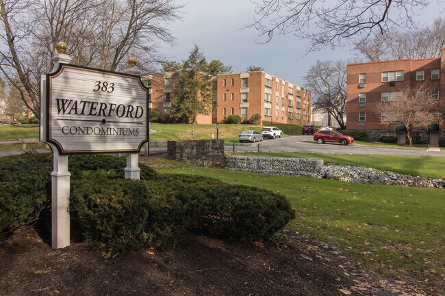 Building Photo - 383 Lakeside Rd