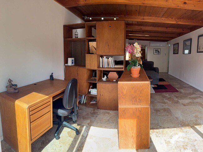 Building Photo - 5360 El Arbol Dr