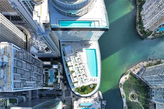 Building Photo - 300 Biscayne Blvd Way