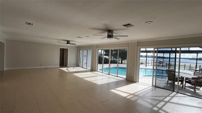 Building Photo - 8625 Vista Shores Ct