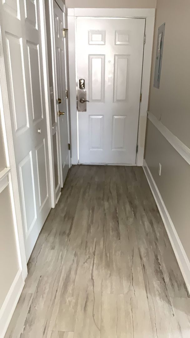 Building Photo - AUGUST SPECIAL!! 1-Bedroom, 1-Bathroom, condo