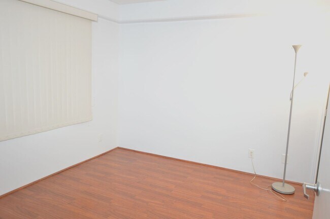 Building Photo - Fountain at Makiki - 3 bedroom, 2 bath con...