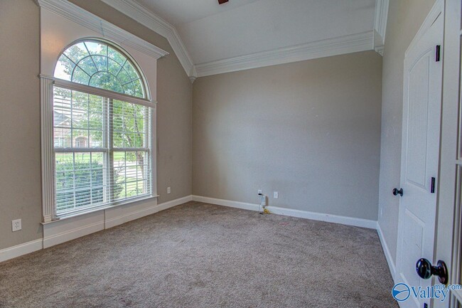 Building Photo - 115 Aedre Wy
