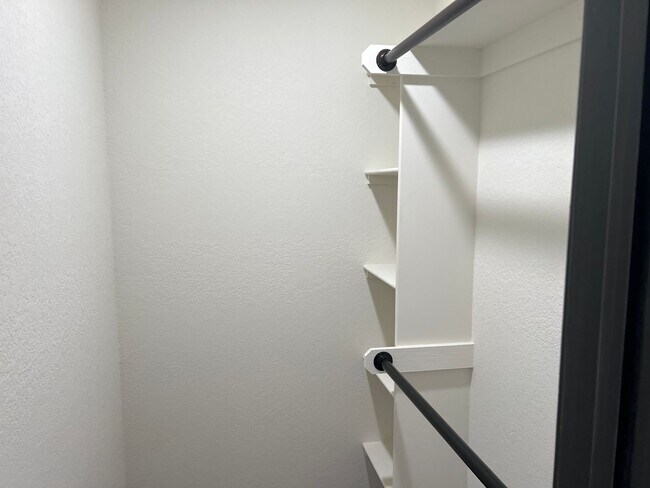 Building Photo - 2 bed 2 bath new build in 2024