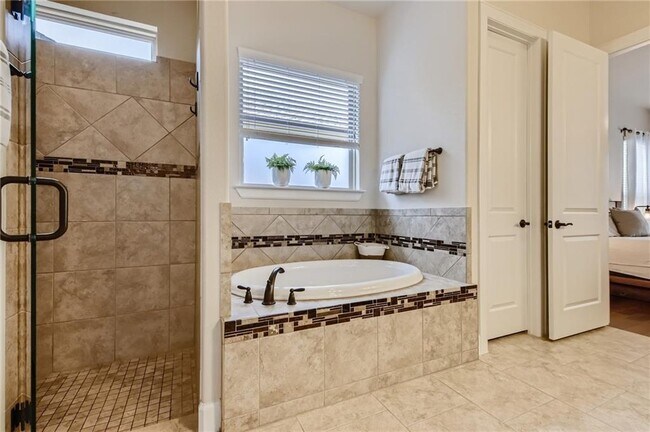 Building Photo - 717 Garner Park Dr