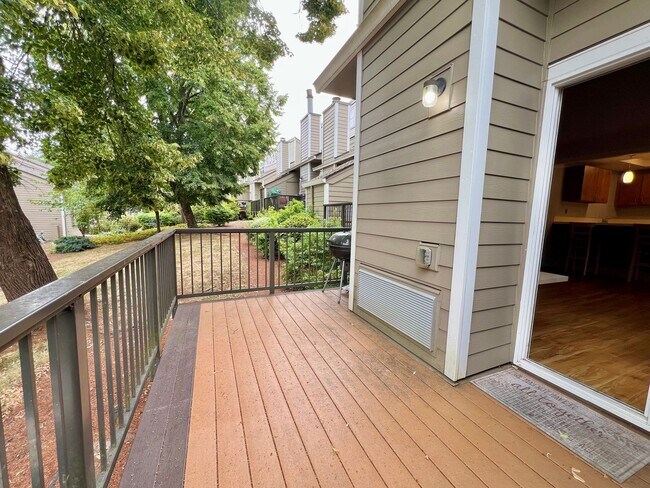Building Photo - 4656 SW Comus Pl