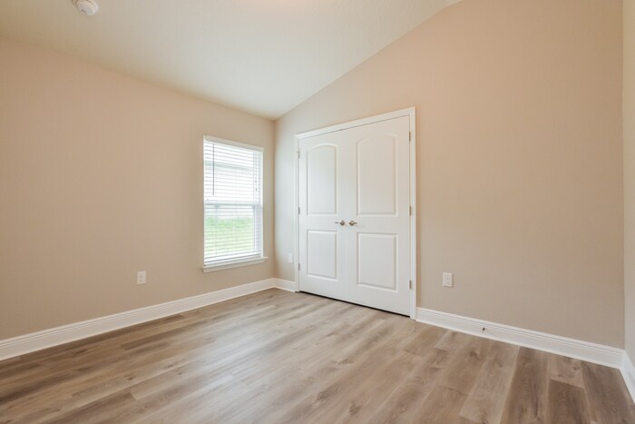 Building Photo - 804 Chelsea Ave