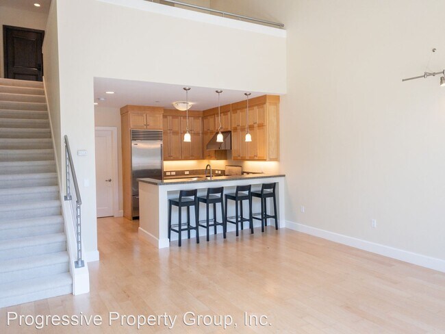 Building Photo - 6 Tamalpais Commons Ln