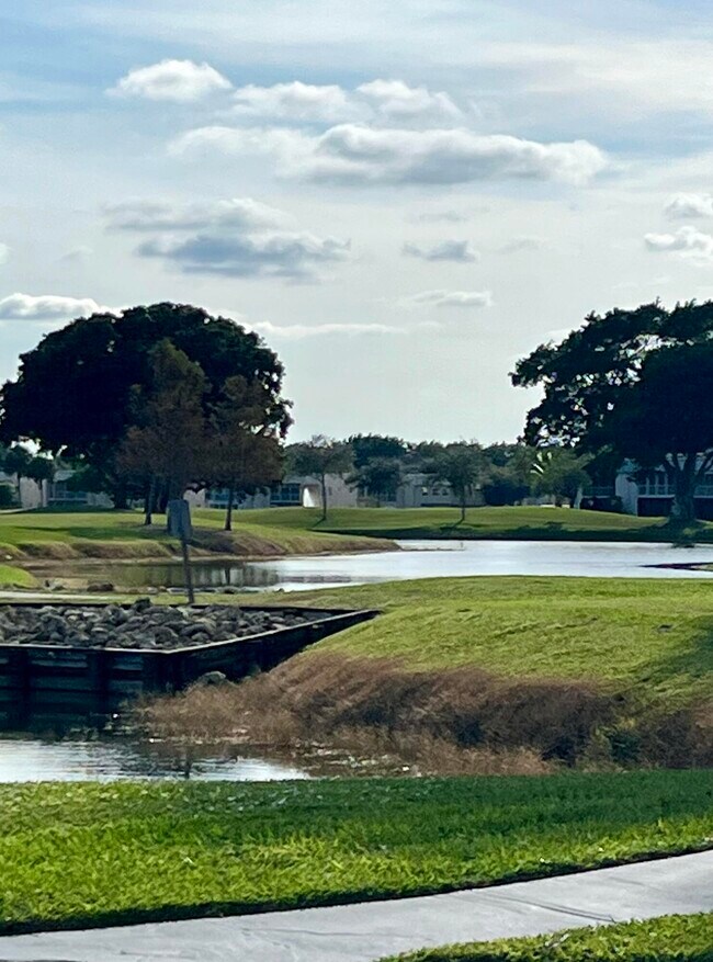 Building Photo - 150 Burgandy Way