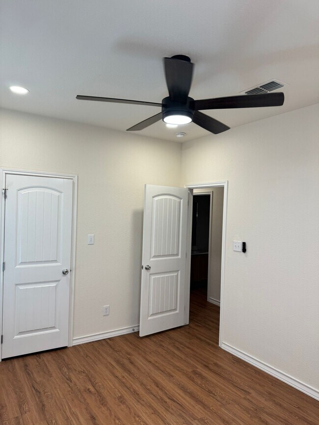 Building Photo - 3984 Ridge Trail