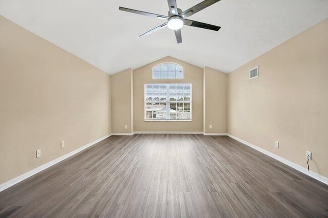 Building Photo - 1355 SW Porter Rd