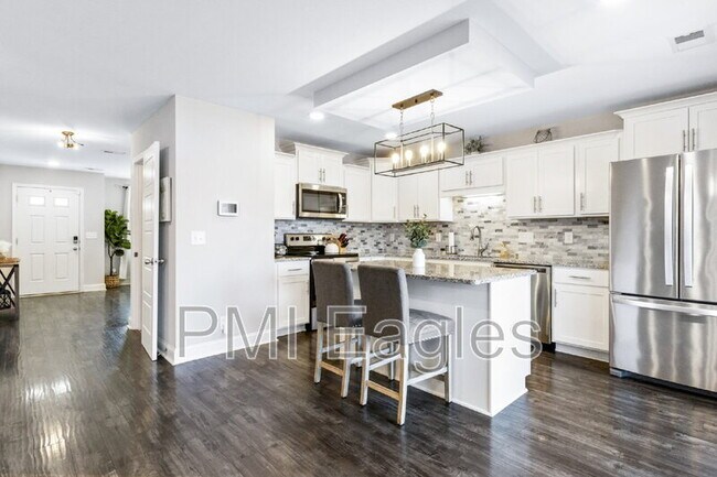 Building Photo - 491 Kinslow Ct