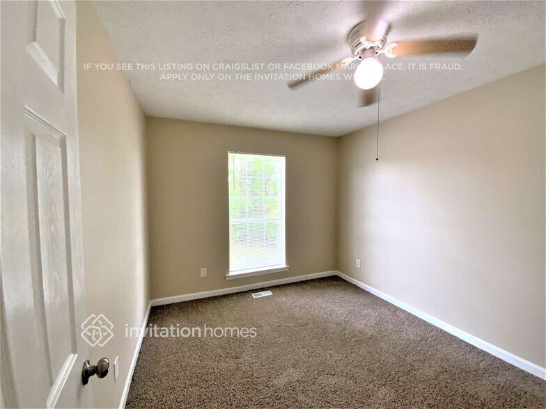 Building Photo - 222 Autumn Lake Way