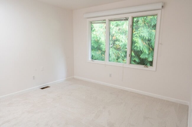 Building Photo - 4bd/3.75ba