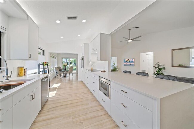 Building Photo - 1684 Pintail Way
