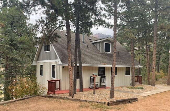 Primary Photo - Cozy Cascade Home!