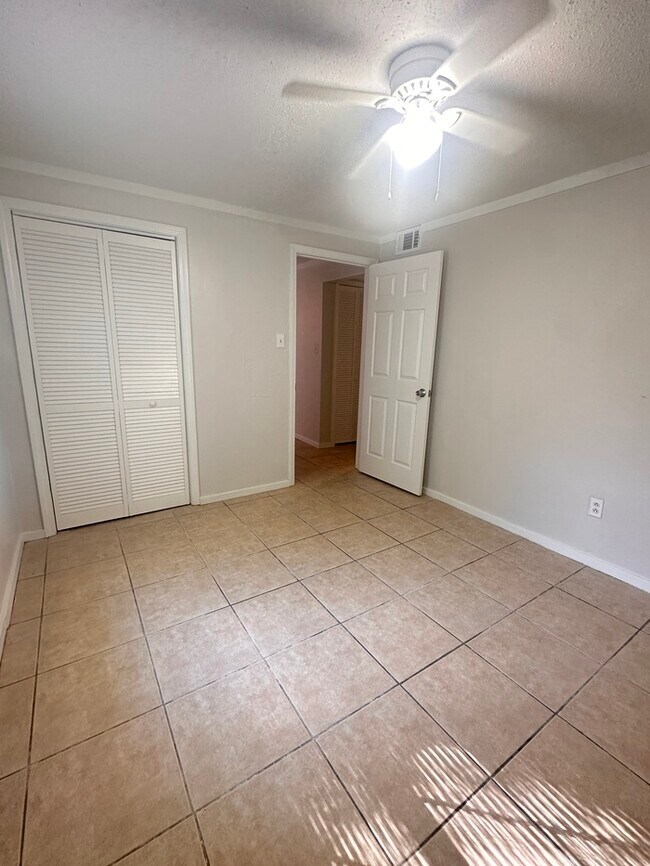 Building Photo - 2/1 Energy Efficient Cottage in Cantonment