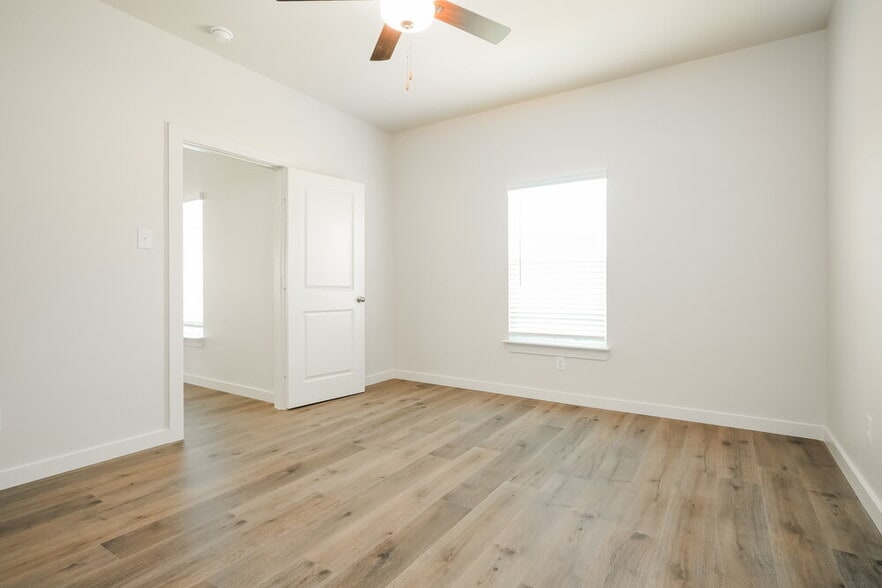 Building Photo - 1536 Harvester Dr