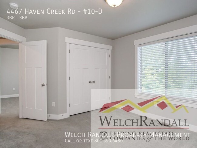 Building Photo - Spacious Townhome in West Haven