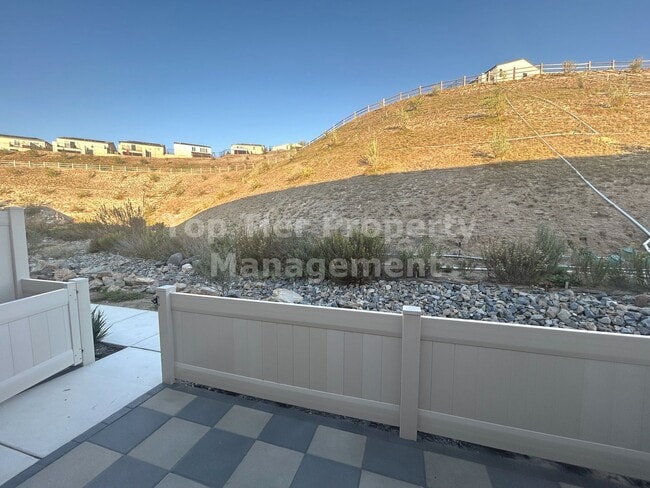 Building Photo - ***Gorgeous 2 bed / 2.5 bath / 1,083 sqft ...