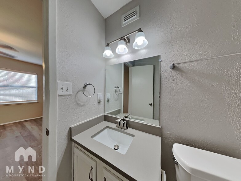 Building Photo - 4220 Caldwell Ave