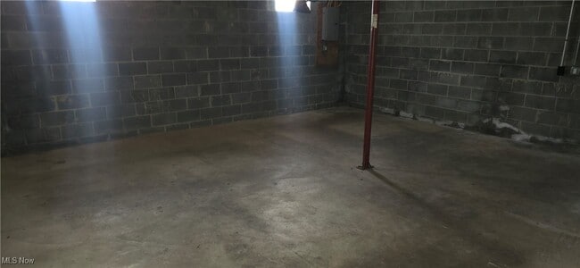 Building Photo - 3224 E 117th St