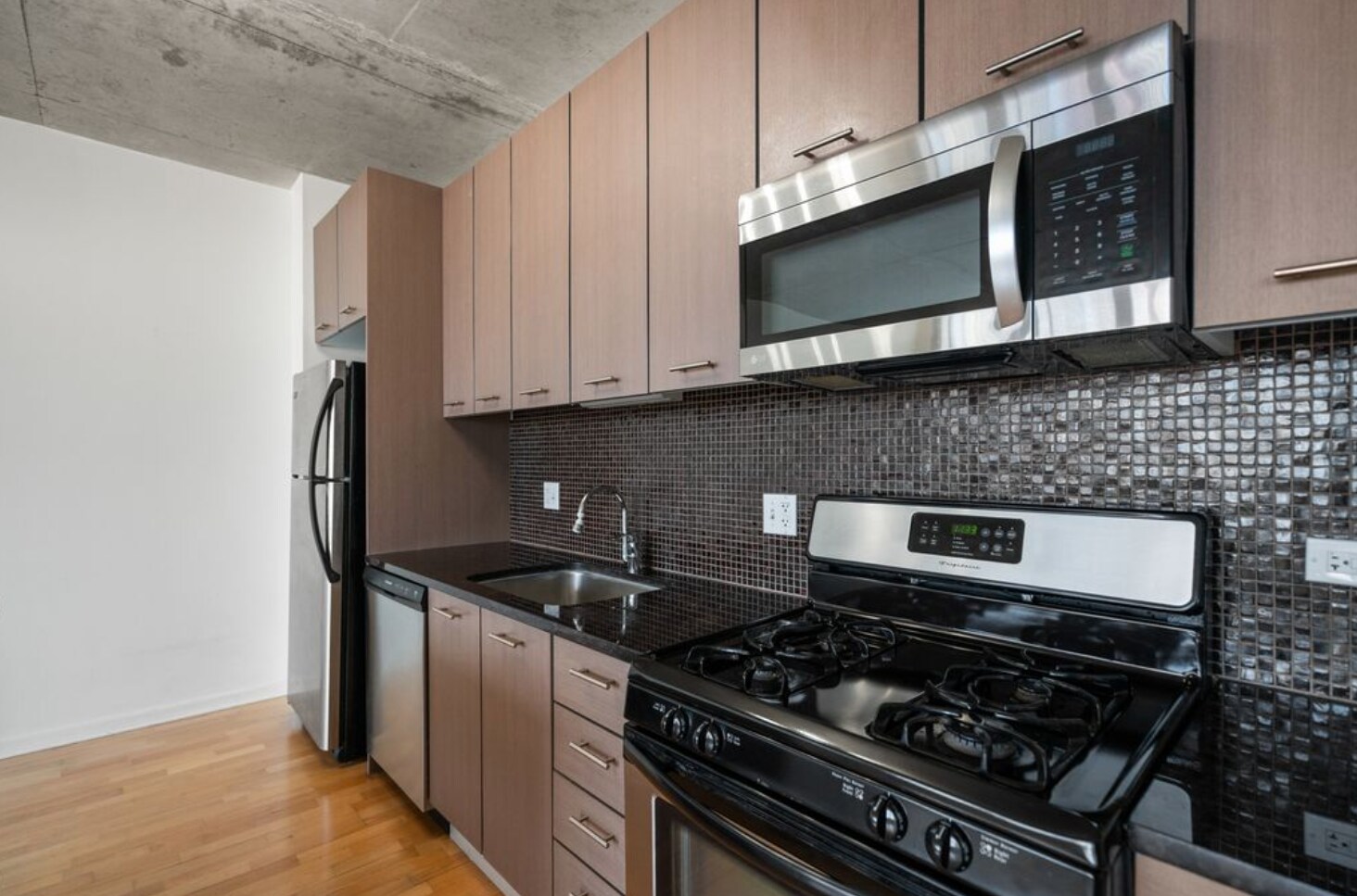 Building Photo - 659 W Randolph St