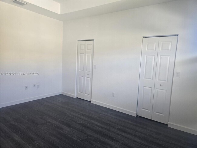 Building Photo - 3399 W 90th Terrace