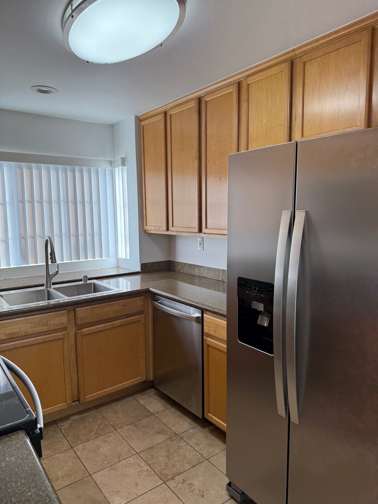 Building Photo - 3585 Grove St