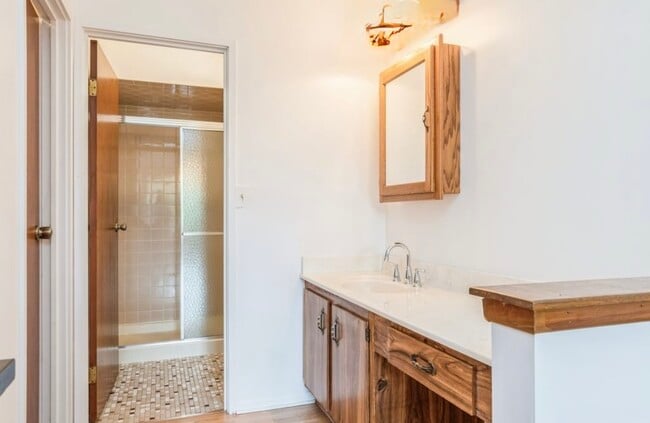 Building Photo - 709 79th St