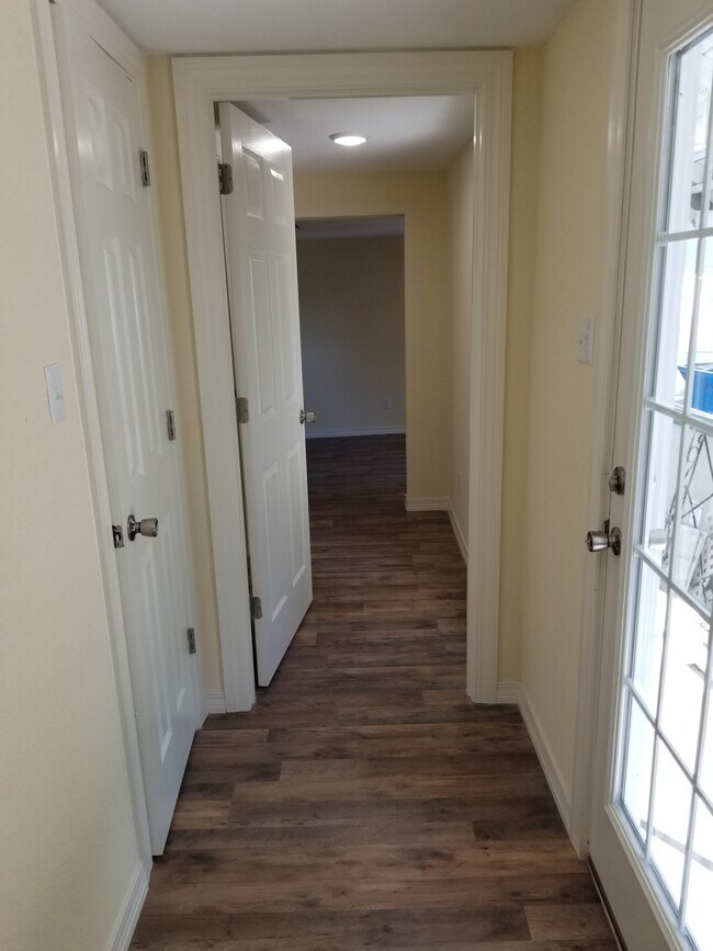 Building Photo - 602 Vernon St