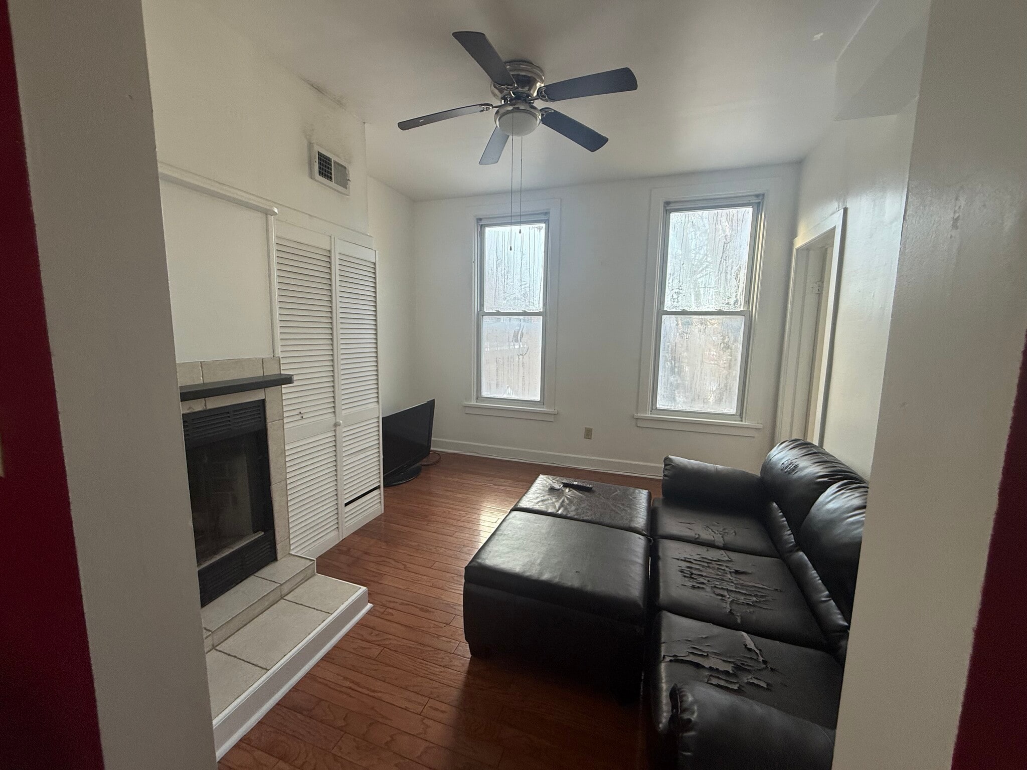 Building Photo - 2279 N Clybourn Ave