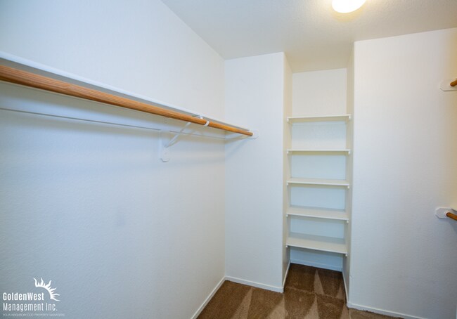 Building Photo - Beautiful Two-Story 3Bdm 2.5Ba Rowhome Nes...