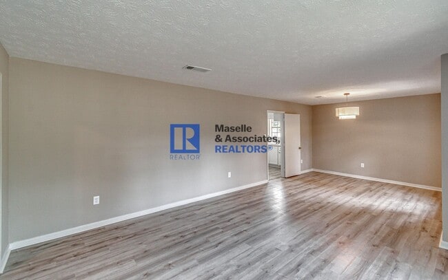 Building Photo - 4 Bed/2 Bath Home in Crossgates in Brandon