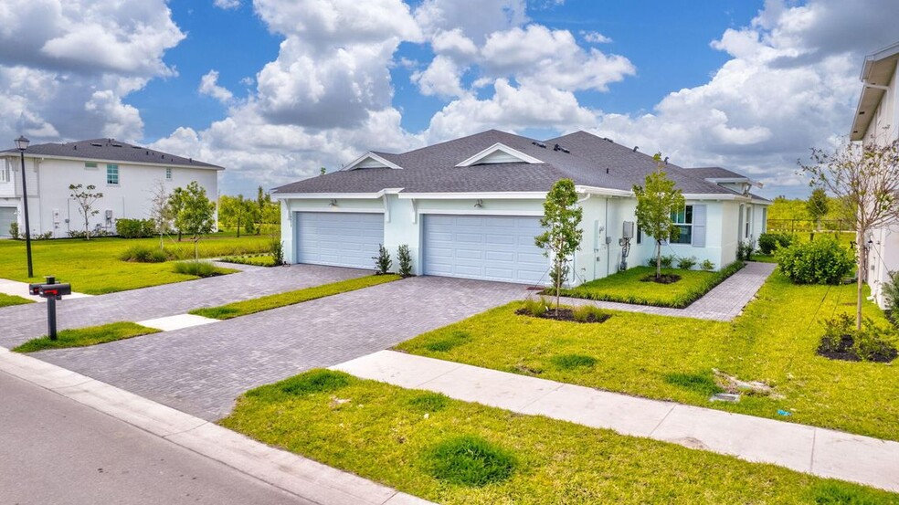 Building Photo - 18967 Wood Stork Way