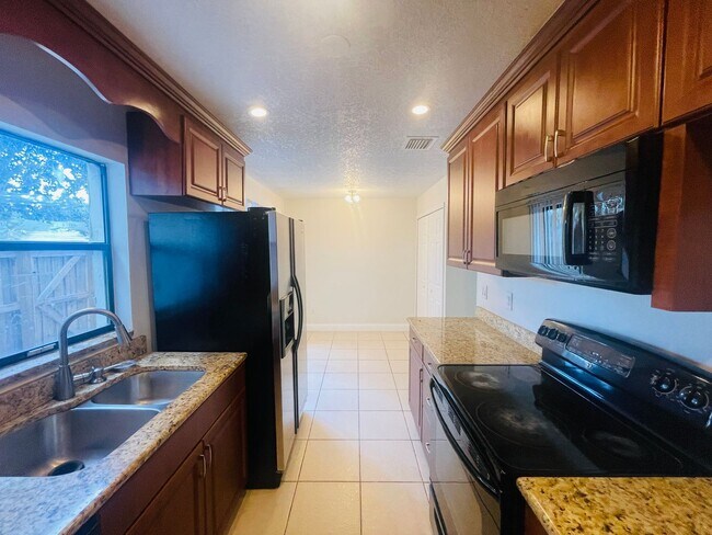 Building Photo - HIDDEN CREEK CONDO-1602 Bending Brook Way ...
