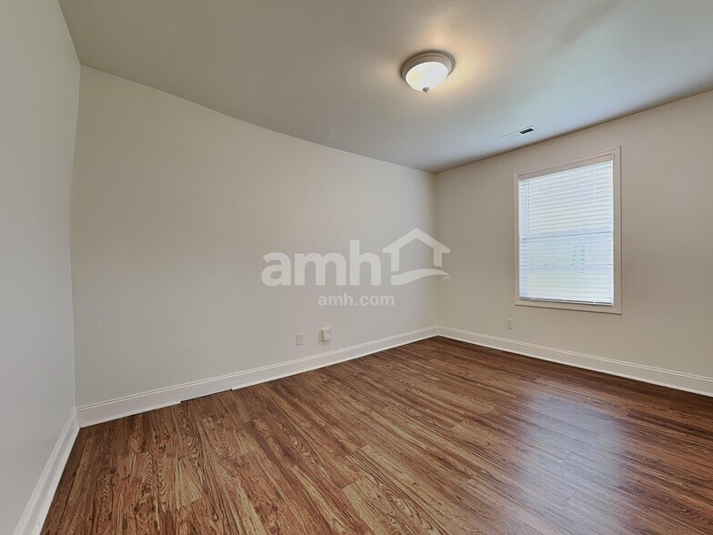 Building Photo - 6515 Mission Springs Ln