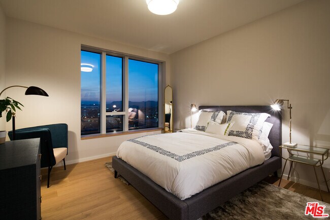 Building Photo - 889 Francisco St