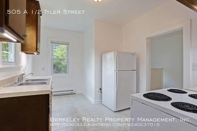 Building Photo - 505 1/2 Tyler Street - A