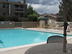 Building Photo - "Charming 2-Bed, 2-Bath Condo Retreat in B...