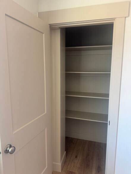 Building Photo - 684 S 750 W
